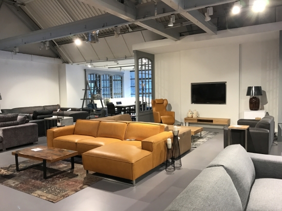 Furniture showroom / LIVINGROOM
